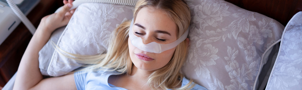 aparat cpap z nawilżaczem i maską